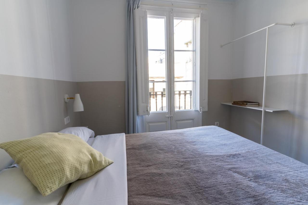 Hostal Hera Barcelona Exterior photo